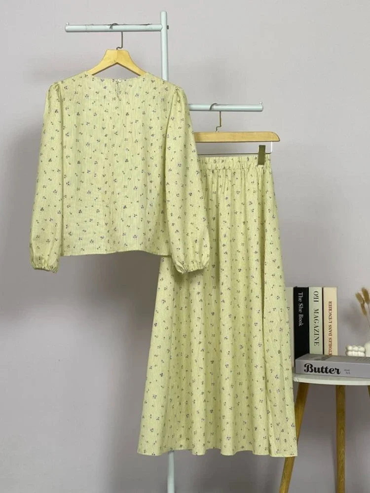 [DISKON KILAT]ASAYA Kemeja lengan panjang wanita modis dengan kerah bulat, dilengkapi detail pita, gaya korea dengan motif bunga dicetak dipadukan dengan rok panjang