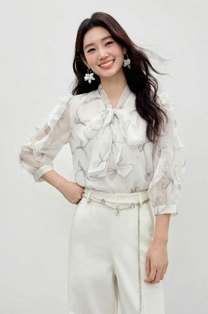 FADFAD Blouse wanita kelas atas dengan motif baru dan kerah tie neck berlengan panjang kekinian
