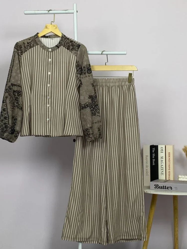 ASAYA Set dua potong wanita dengan atasan lengan panjang dan celana panjang, motif campuran retro dipadukan dengan motif garis