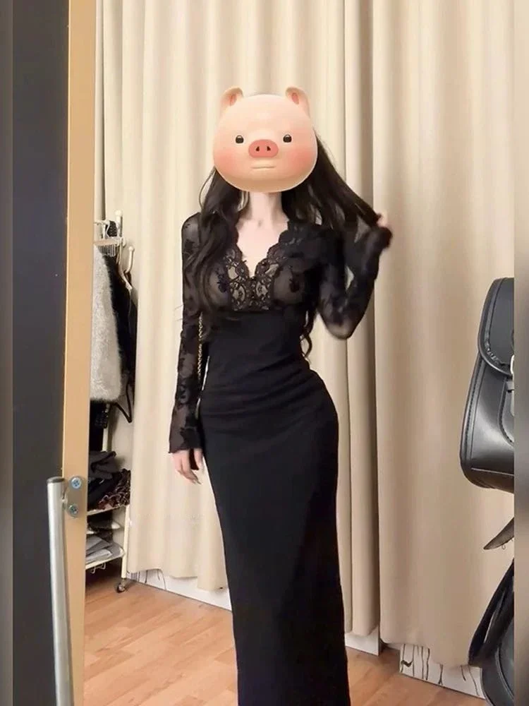 FADFAD Gaun maxi lengan panjang dengan kerah v neck model fitted