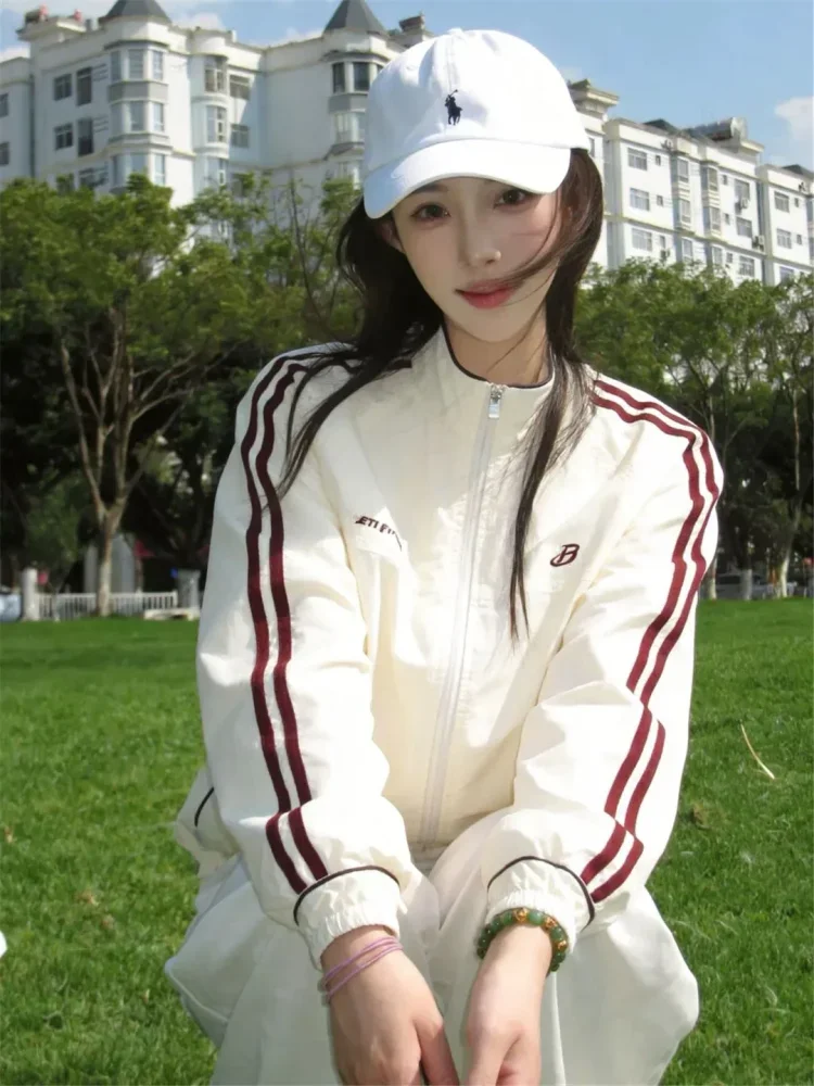 CHICMORE Jaket wanita basic lengan panjang model zipper sporty