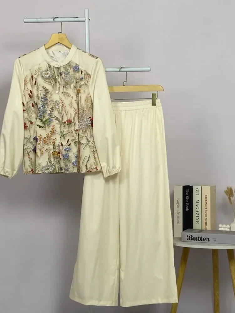 ASAYA Kemeja wanita dengan kombinasi pola bunga dan warna polos, gaya elegan dipadukan dengan celana panjang warna polos