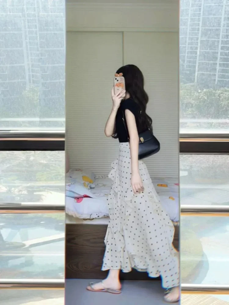 FADFAD Setelan dua potong atasan warna polos lengan pendek dan rok maxi motif polkadot