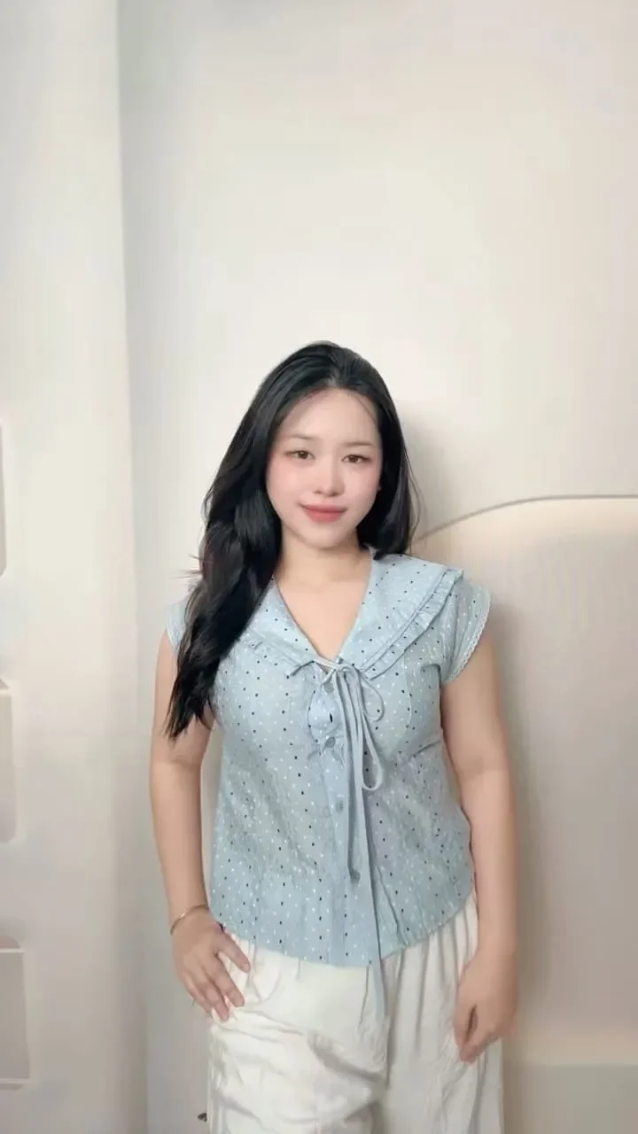 CHICMORE Atasan wanita gaya korea tanpa lengan motif polkadot dengan kerah v neck trendi