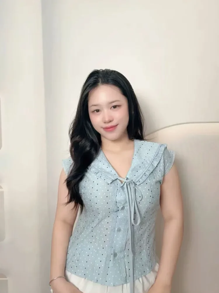 CHICMORE Atasan wanita gaya korea tanpa lengan motif polkadot dengan kerah v neck trendi