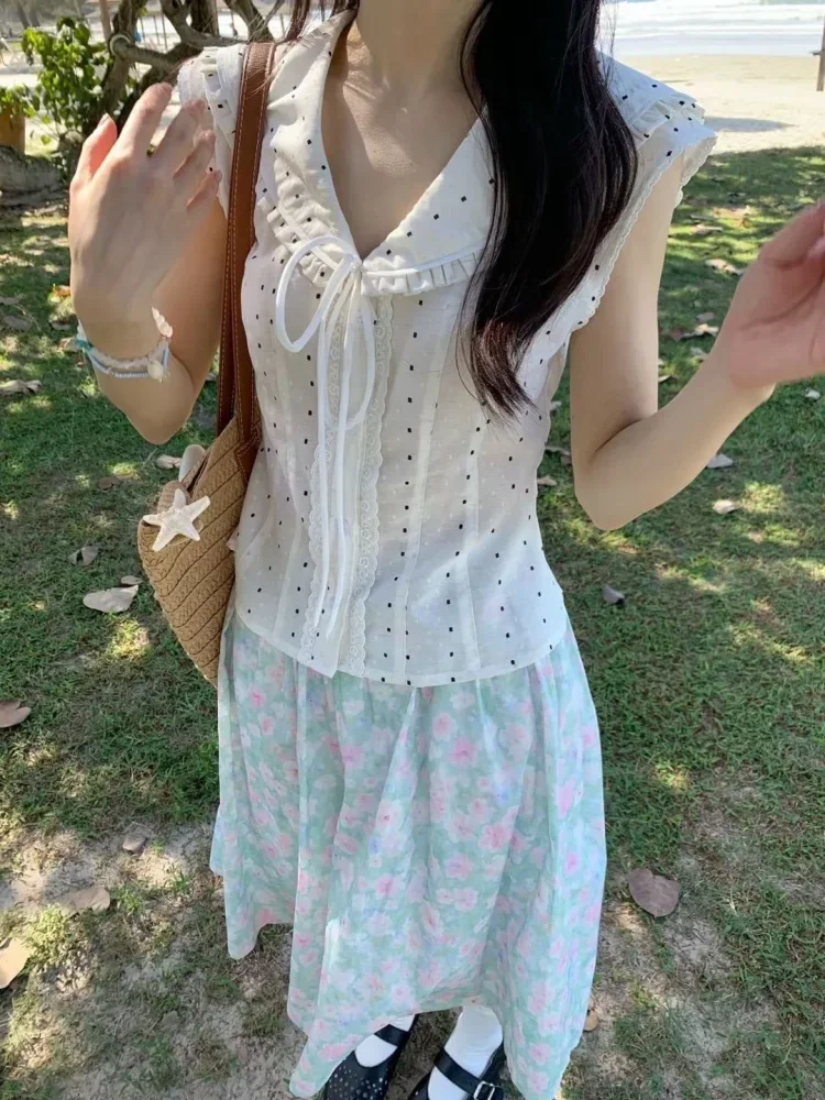 CHICMORE Atasan wanita gaya korea tanpa lengan motif polkadot dengan kerah v neck trendi