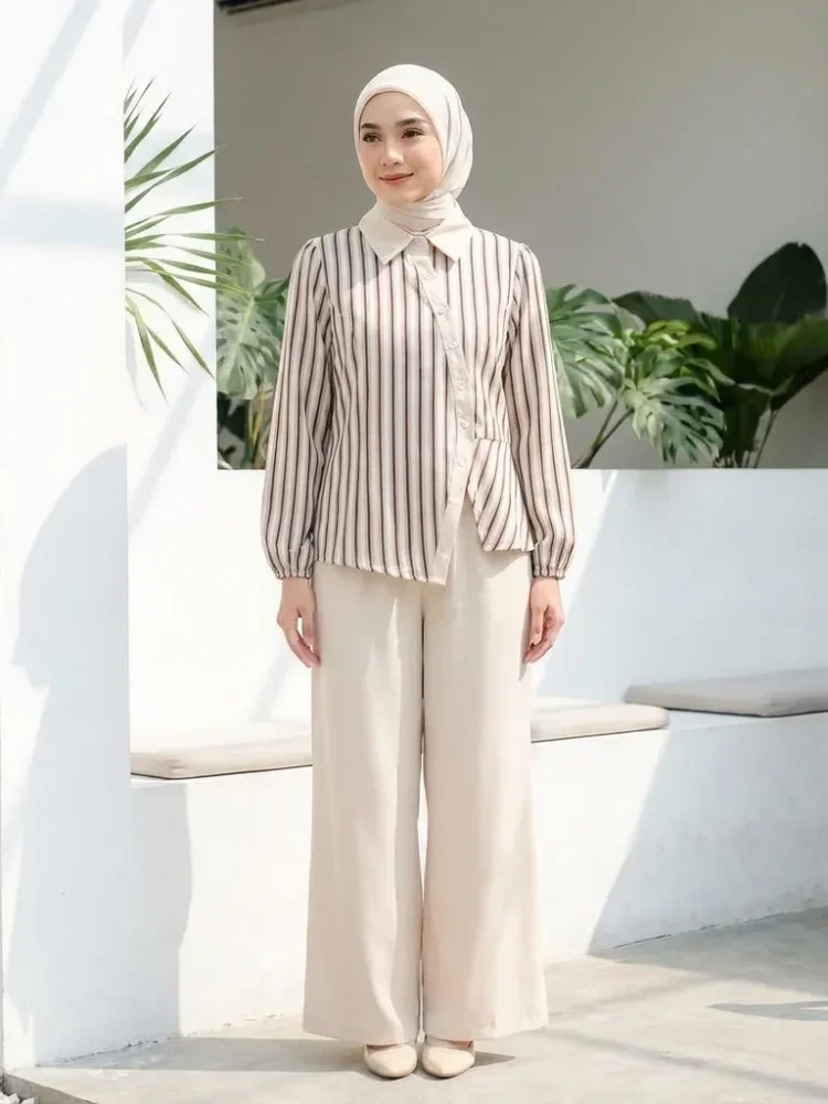 ASAYA Setelan dua potong wanita dengan kemeja lengan panjang bercorak berkerah rancangannya tidak beraturan yang elegan dipadukan dengan celana palazzo