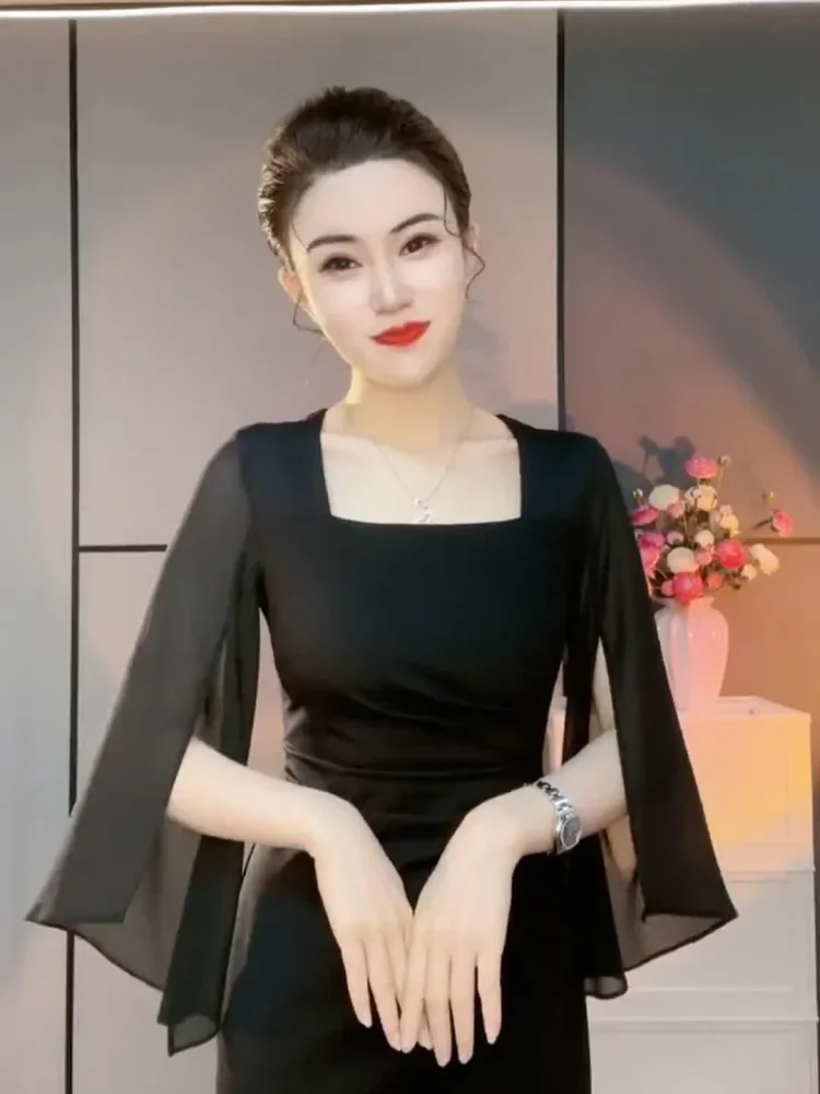 FADFAD Gaun wanita elegan dengan model ramping dan kerah persegi