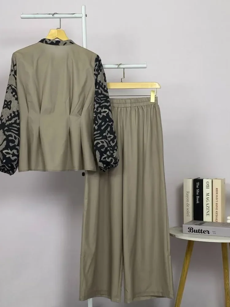 ASAYA Setelan kemeja lengan panjang dan celana panjang wanita dengan desain cetakan patchwork dan kancing buatan tangan