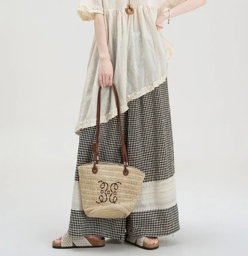 CHICMORE Celana wanita feminime bergaya stylish kekinian motif kotak kotak