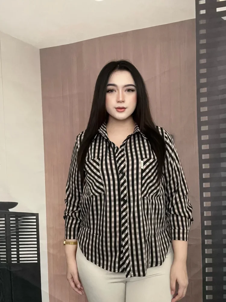 FADFAD Kemeja wanita lengan panjang dengan kerah polo model longar motif kotak kecil
