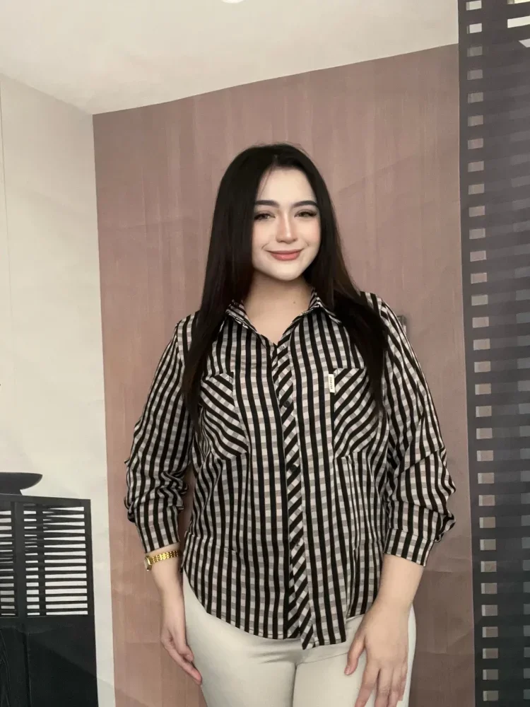FADFAD Kemeja wanita lengan panjang dengan kerah polo model longar motif kotak kecil