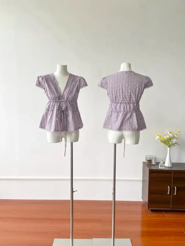 CHICMORE Atasan wanita lengan pendek dengan kerah v neck motif hati lucu