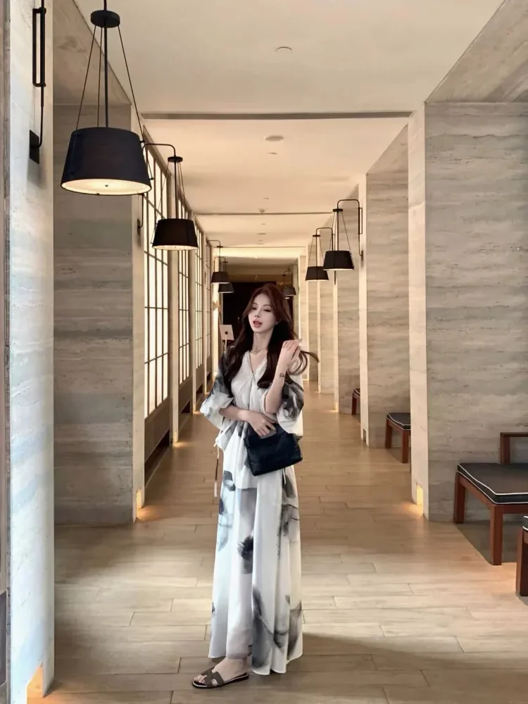 CHICMORE Gaun kerah v neck motif cetak bergaya elegan feminine baru