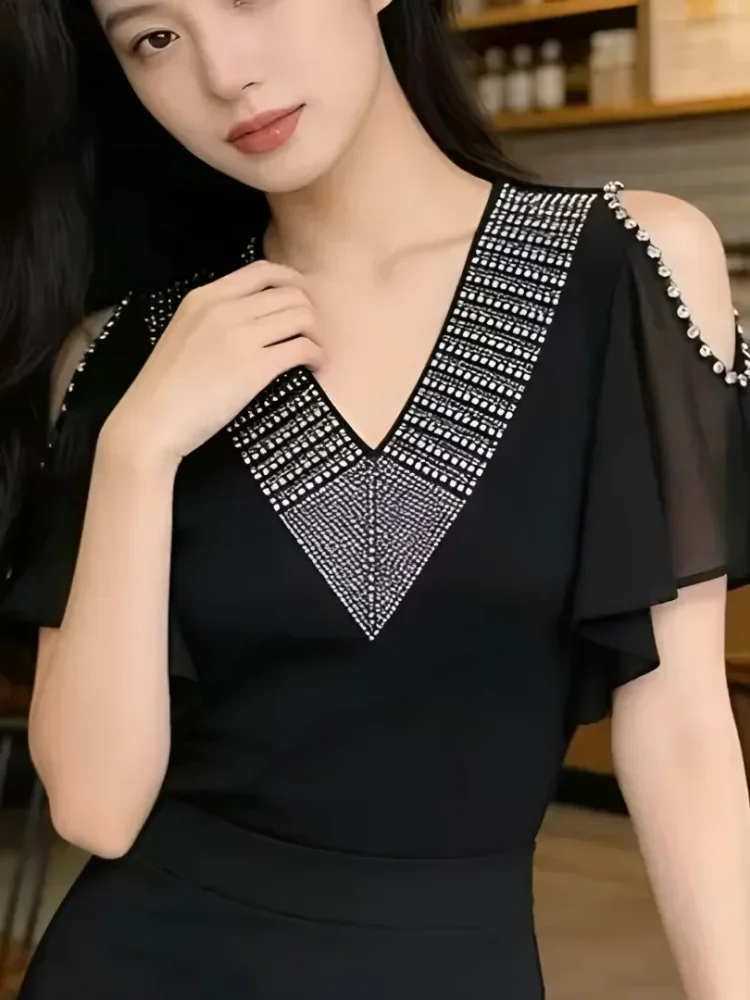 FADFAD Atasan lengan pendek kerah leher v-neck gaya kasual fashion stylish