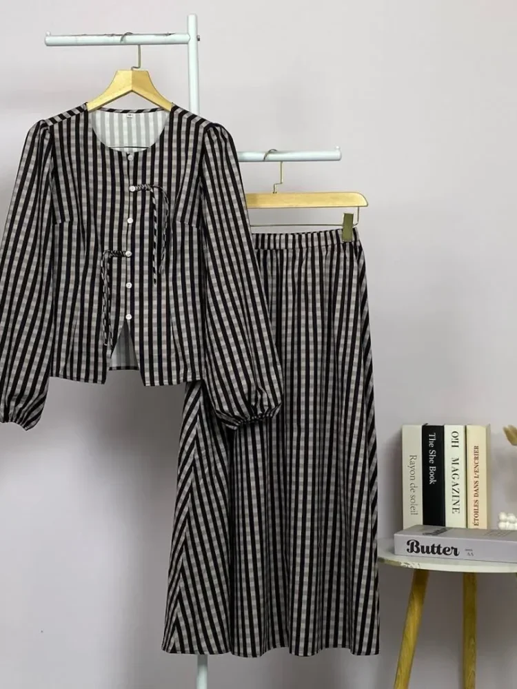 ASAYA Setelan wanita bergaya retro, atasan lengan panjang dengan kancing buatan tangan dipadukan dengan rok model a-line yang stylish