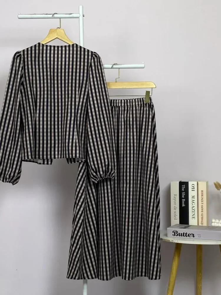 ASAYA Setelan wanita bergaya retro, atasan lengan panjang dengan kancing buatan tangan dipadukan dengan rok model a-line yang stylish