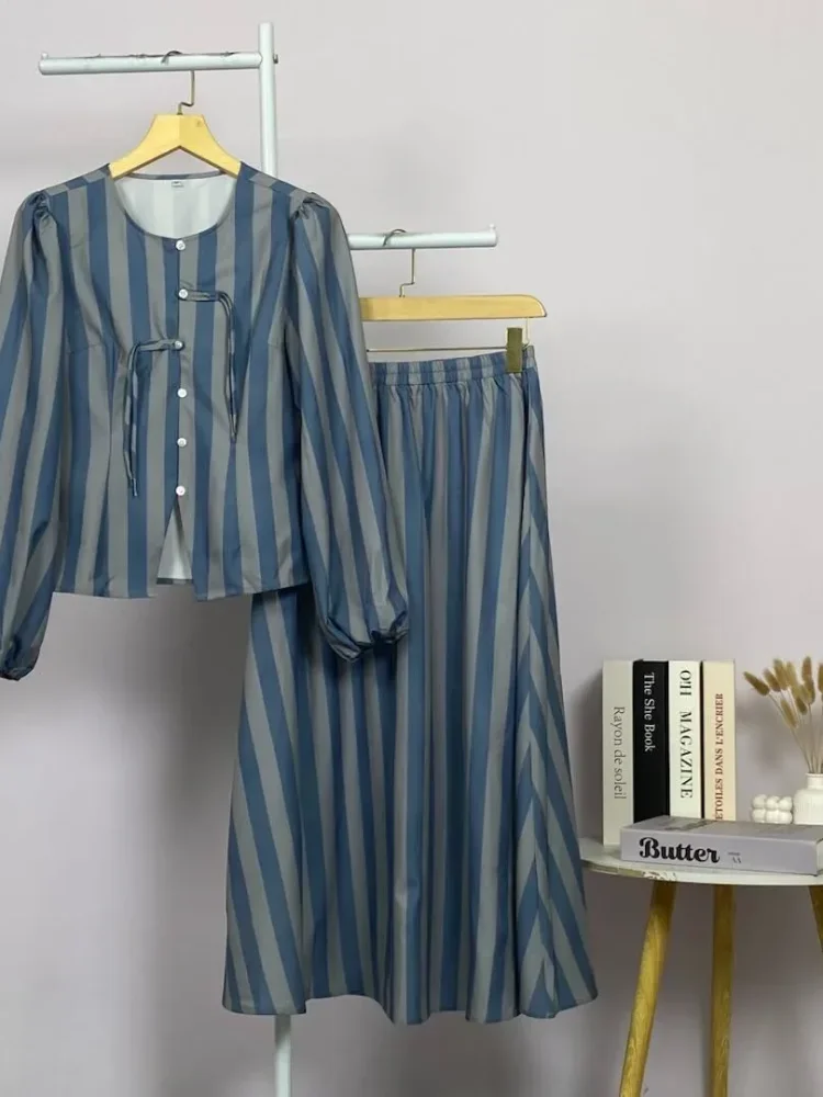 ASAYA Setelan wanita bergaya retro, atasan lengan panjang dengan kancing buatan tangan dipadukan dengan rok model a-line yang stylish
