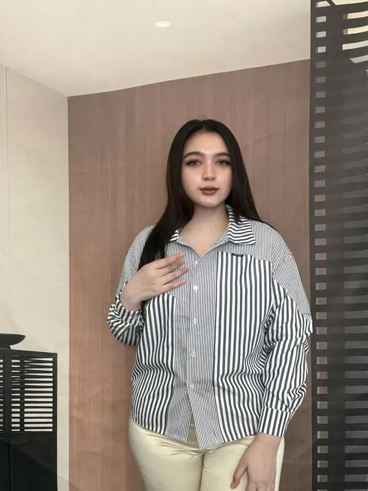FADFAD Atasan kemeja longgar gaya baru dan bermotif garis garis wanita