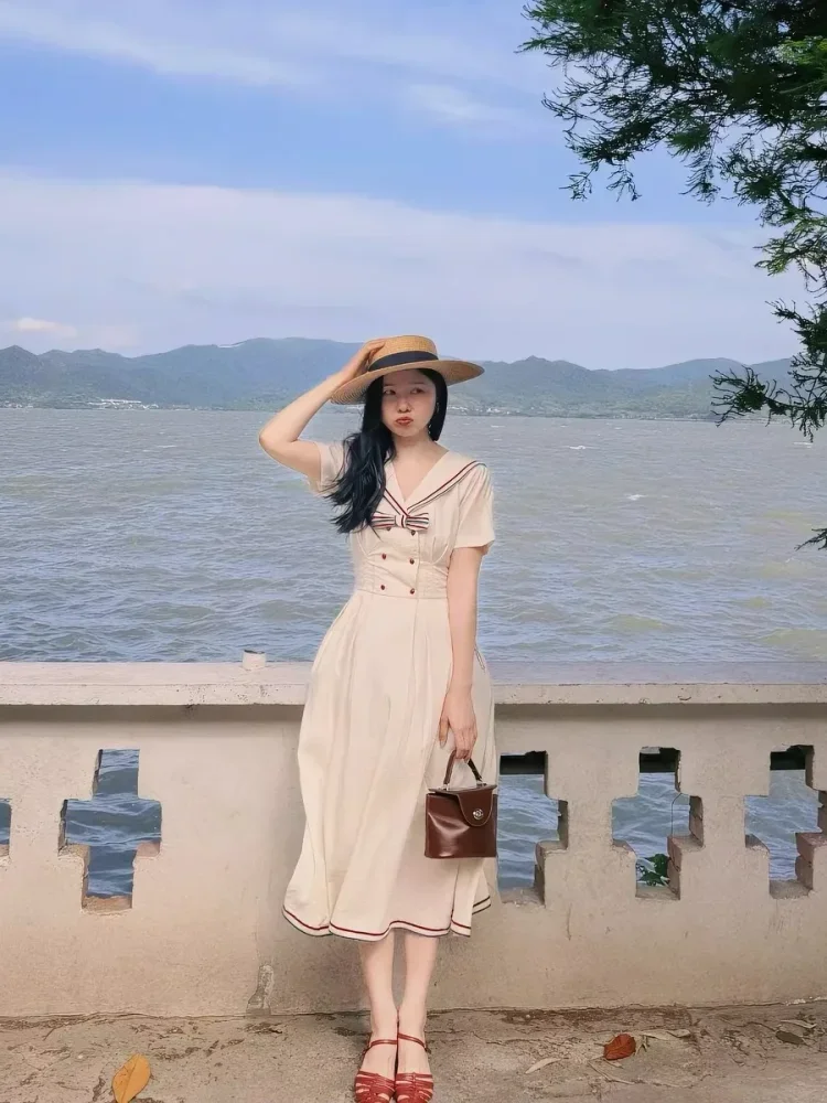 CHICMORE Gaun rok panjang sedang dengan kerah lengan pendek retro
