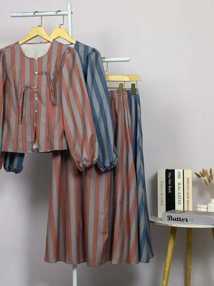 ASAYA Setelan wanita bergaya retro, atasan lengan panjang dengan kancing buatan tangan dipadukan dengan rok model a-line yang stylish