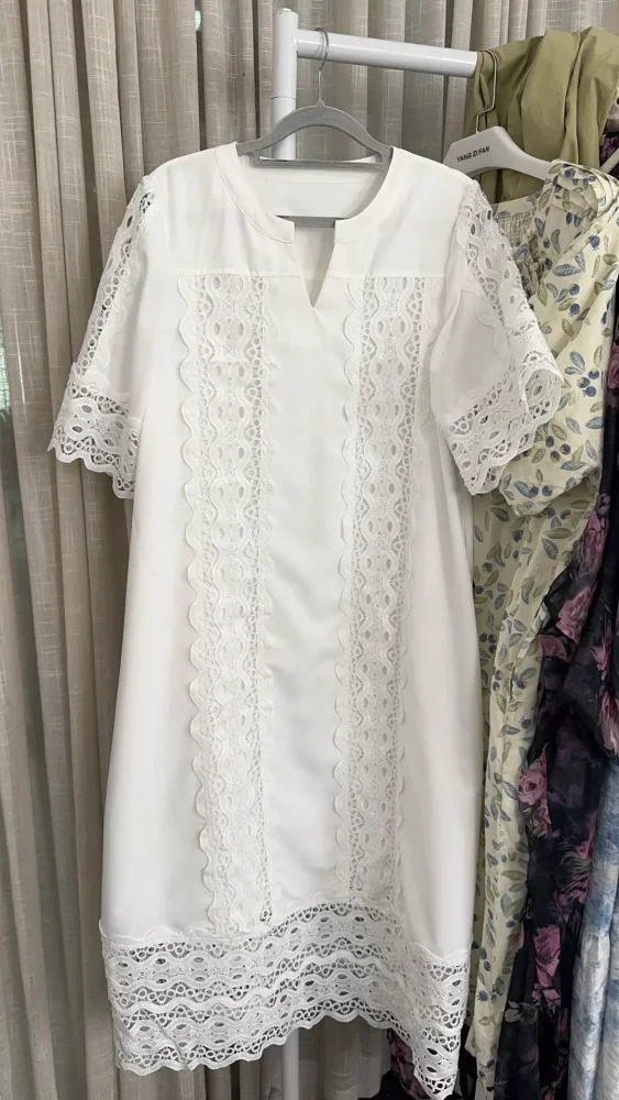 CHICMORE Gaun midi warna solid dengan kerah notched dan lengan tiga perempat wanita kelas atas