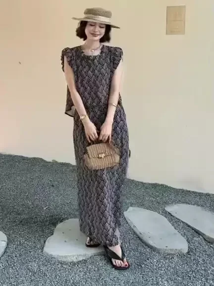 FADFAD Setelan duapotong bermotif dengan gaya kasual untuk wanita