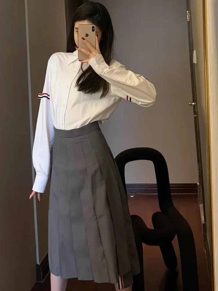 CHICMORE Atasan kemeja dengan kancing sebaris gaya kasual wanita stylish