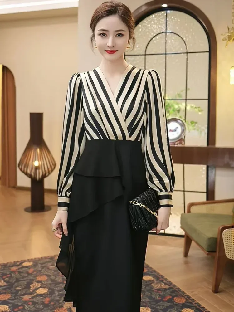 FADFAD Gaun elegan dengan lengan panjang untuk wanita