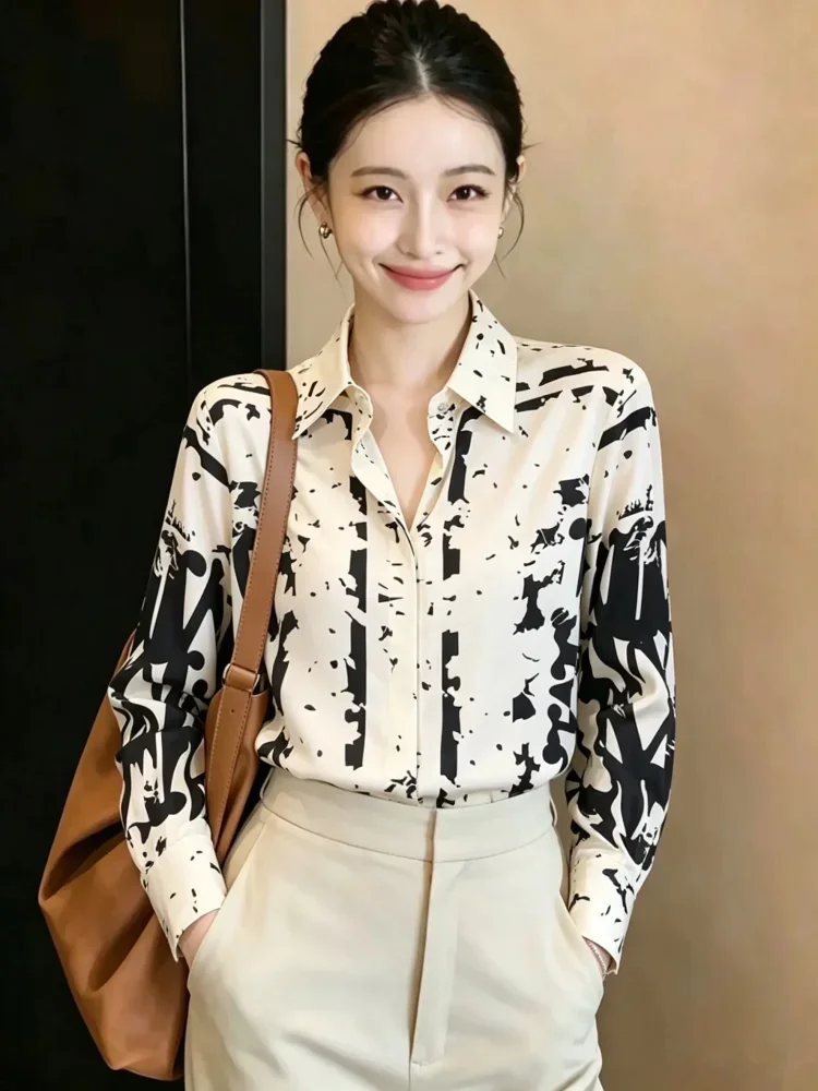 FADFAD Blouse lengan panjang dengan motif printed hitam putih