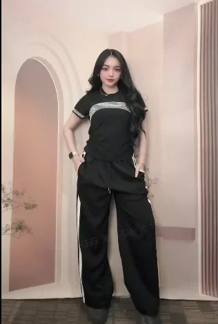 FADFAD Setelan dua potong wanita: kaos lengan pendek dengan rhinestone + celana lebar