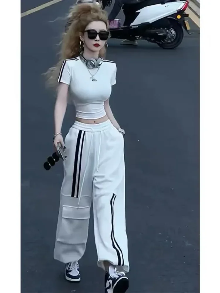 FADFAD Setelan olahraga kasual kelas atas untuk wanita celana olahraga dan kaos lengan pendek