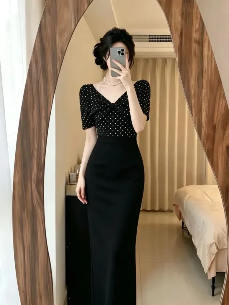 FADFAD Gaun motif polkadot lengan pendek ramping wanta terbaru