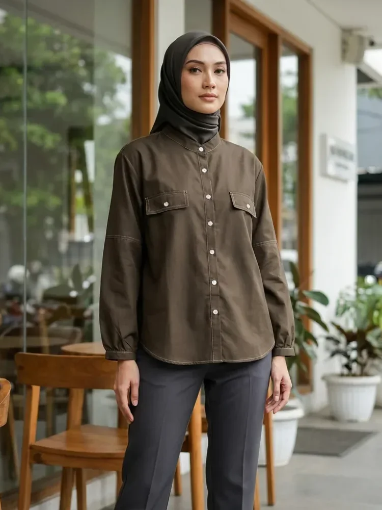 ASAYA Kemeja atasan kasual terbaru dengan desain garis tabrak, warna polos, kerah bulat, dan kancing satu baris
