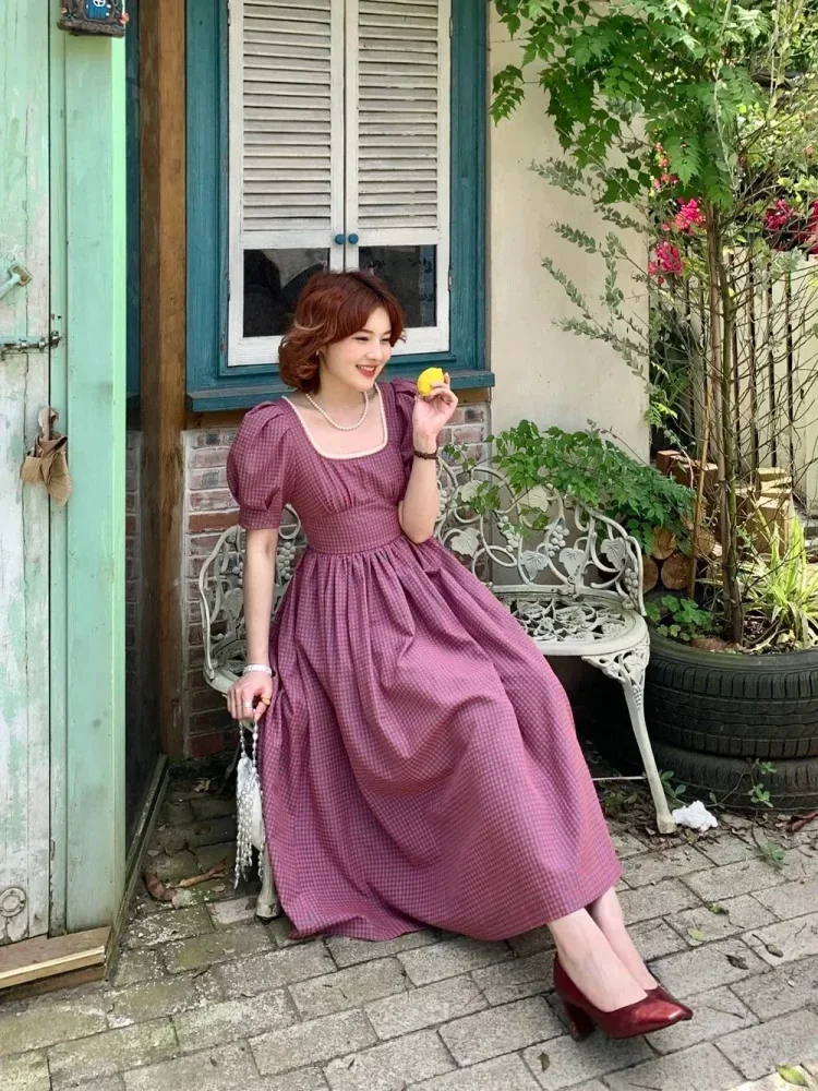 CHICMORE Gaun maxi motif kotak kotak kecil dengan kerah persegi dan lengan puff pendek