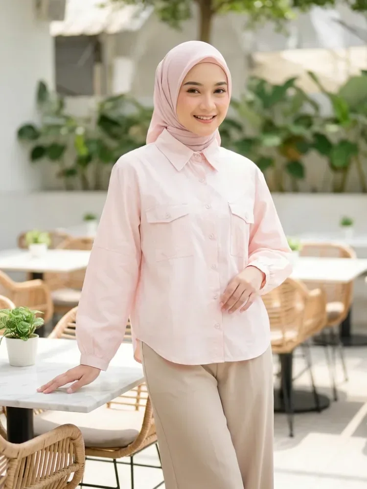 ASAYA Kemeja atasan gaya kasual baru dengan kerah polo polos, kancing satu baris, dan kantong