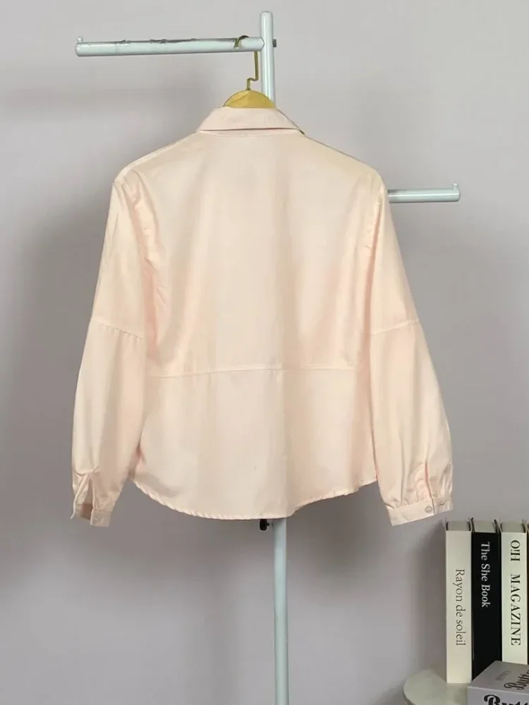 ASAYA Kemeja atasan gaya kasual baru dengan kerah polo polos, kancing satu baris, dan kantong