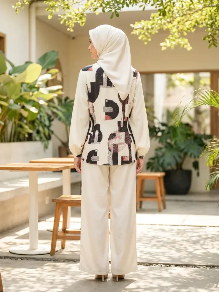 ASAYA Setelan kemeja lengan panjang dan celana panjang wanita dengan desain cetakan patchwork dan kancing buatan tangan