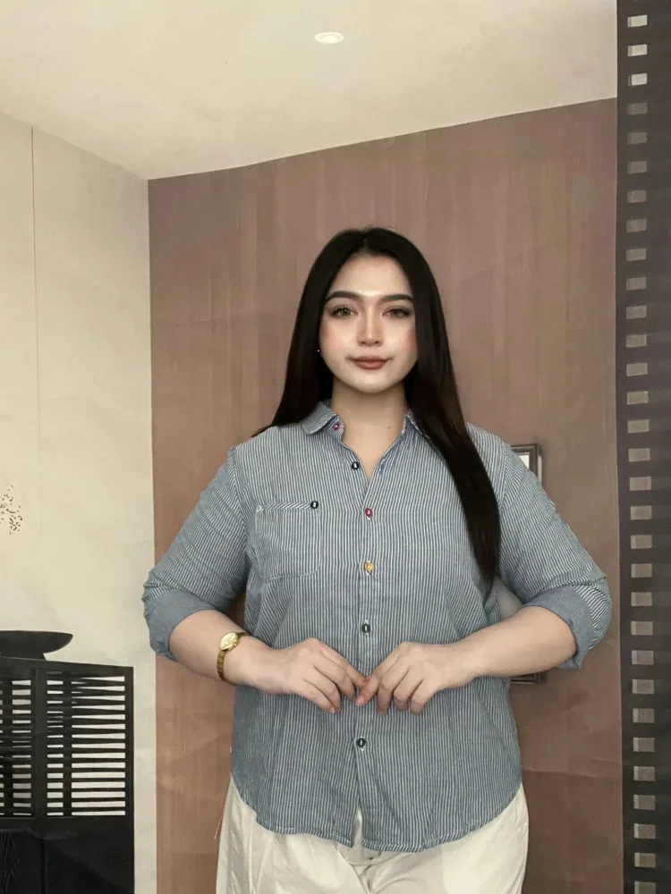 FADFAD Kemeja wanita feminime dengan kancing aktif sebaris dan lengan panjang