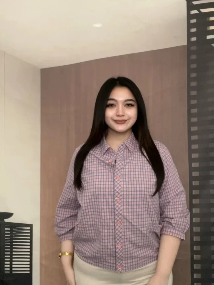 FADFAD Kemeja wanita tempramen atasan motif cetak baru dengan kancing unik sebaris