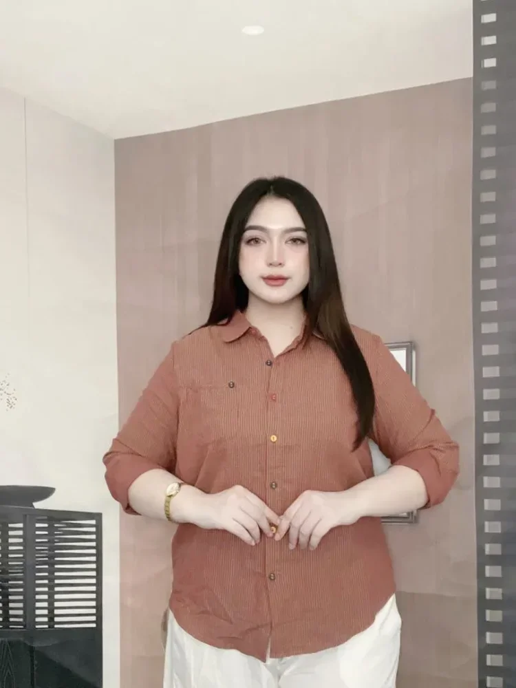 FADFAD Kemeja wanita feminime dengan kancing aktif sebaris dan lengan panjang