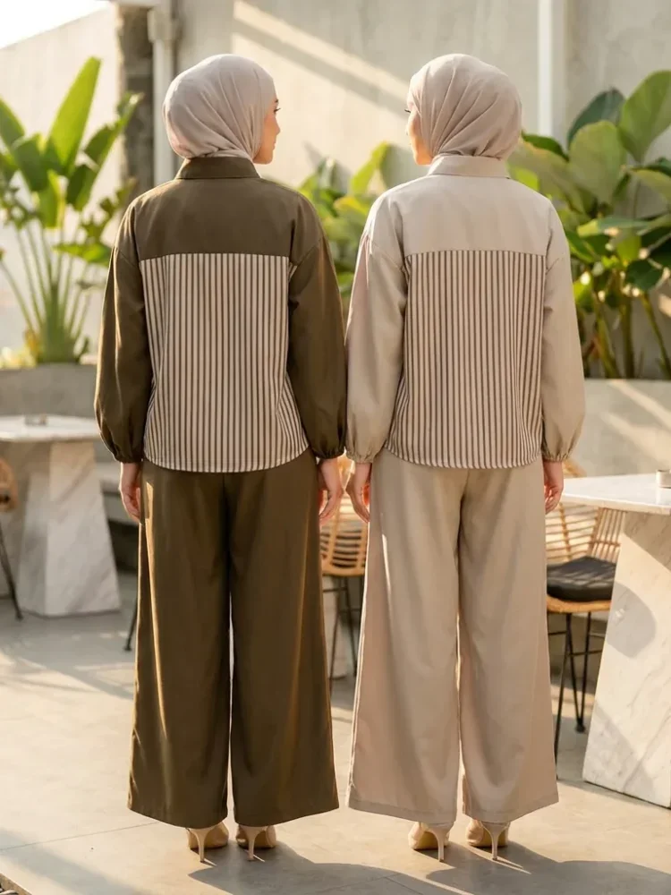 ASAYA Atasan lengan panjang basic, dengan kerah polo, desain kombinasi warna polos dan motif garis, cocok untuk dipadupadankan sehari-hari, bisa dipadukan dengan celana panjang warna polos