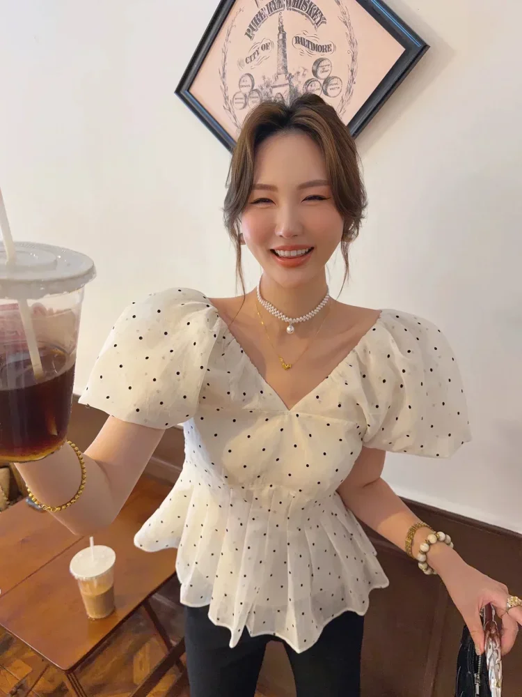 CHICMORE Atasan wanita polkadot lengan pendek kerah v neck gaya manis