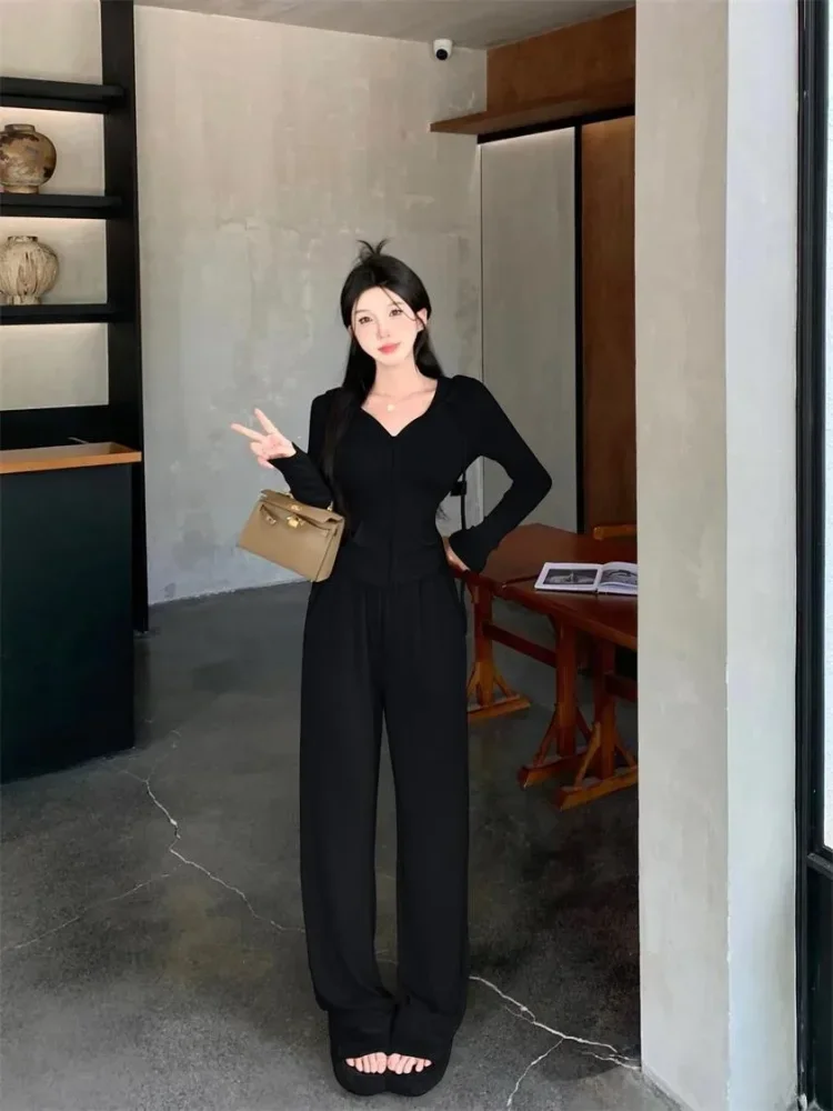 FADFAD Atasan wanita slimfit simple dengan warna solid