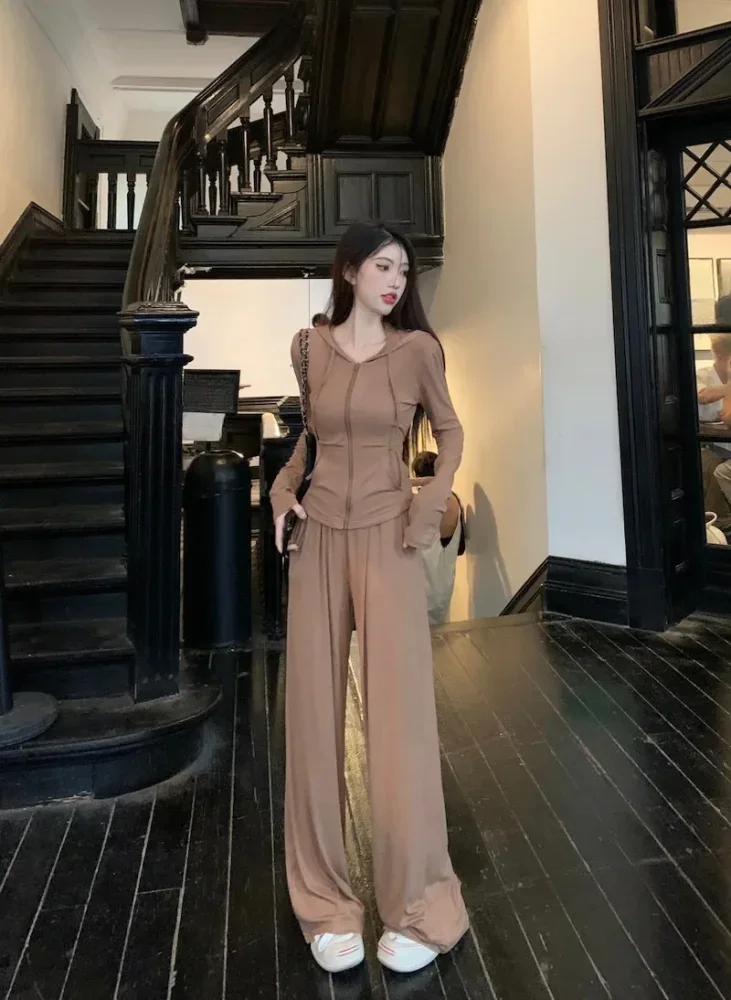 FADFAD Atasan wanita slimfit simple dengan warna solid