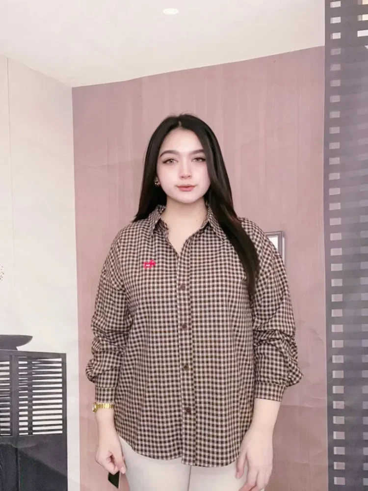 FADFAD Atasan kemeja kotak-kotak wanita model longgar berkerah