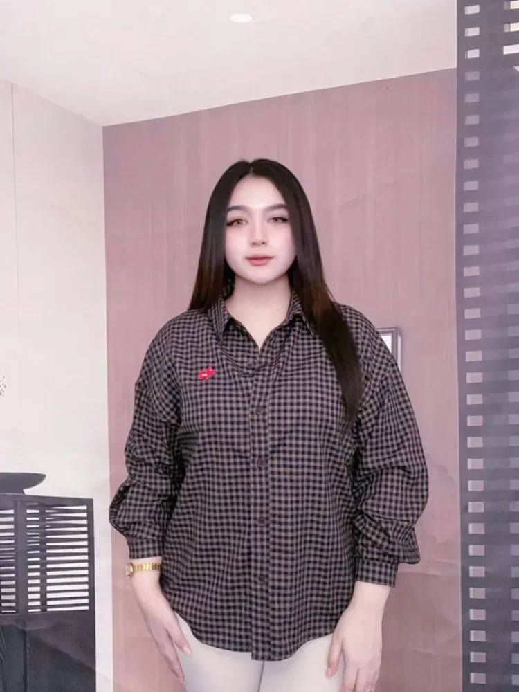 FADFAD Atasan kemeja kotak-kotak wanita model longgar berkerah