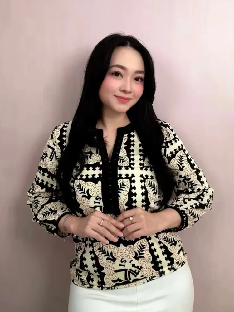 FADFAD Atasan kerah leher bulat motif cetak gaya modis lengan tiga perempat