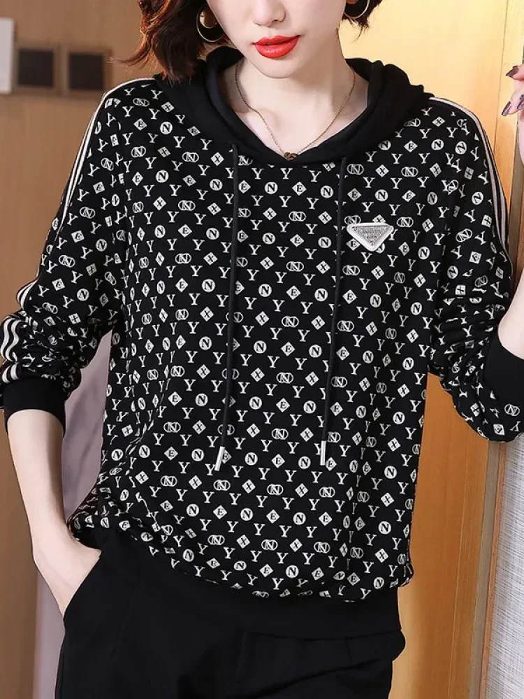 FADFAD Atasan sweatshirt model trendy casual untuk wanita terbaru