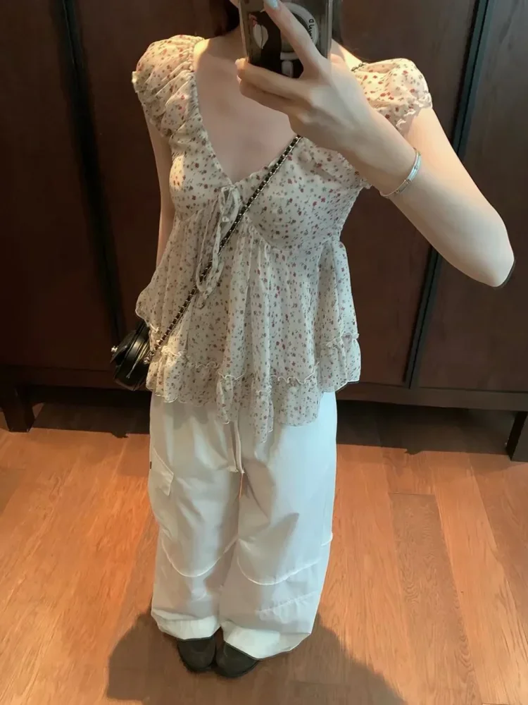 CHICMORE Atasan lengan pendek dengan motif cetak dan kerah v neck kekinian